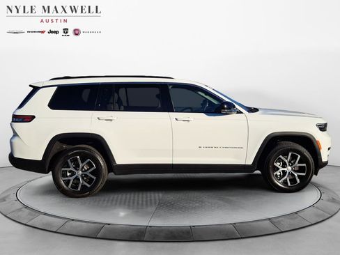 New 2025 Jeep Grand Cherokee L Limited image 17