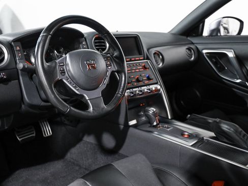 Used 2009 Nissan GT-R Premium image 38