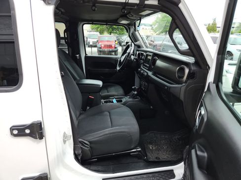 Used 2021 Jeep Gladiator Sport AWD/4WD image 22