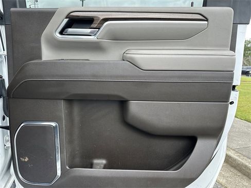 Used 2025 Chevrolet Silverado 2500 LT w/ Convenience Package image 16