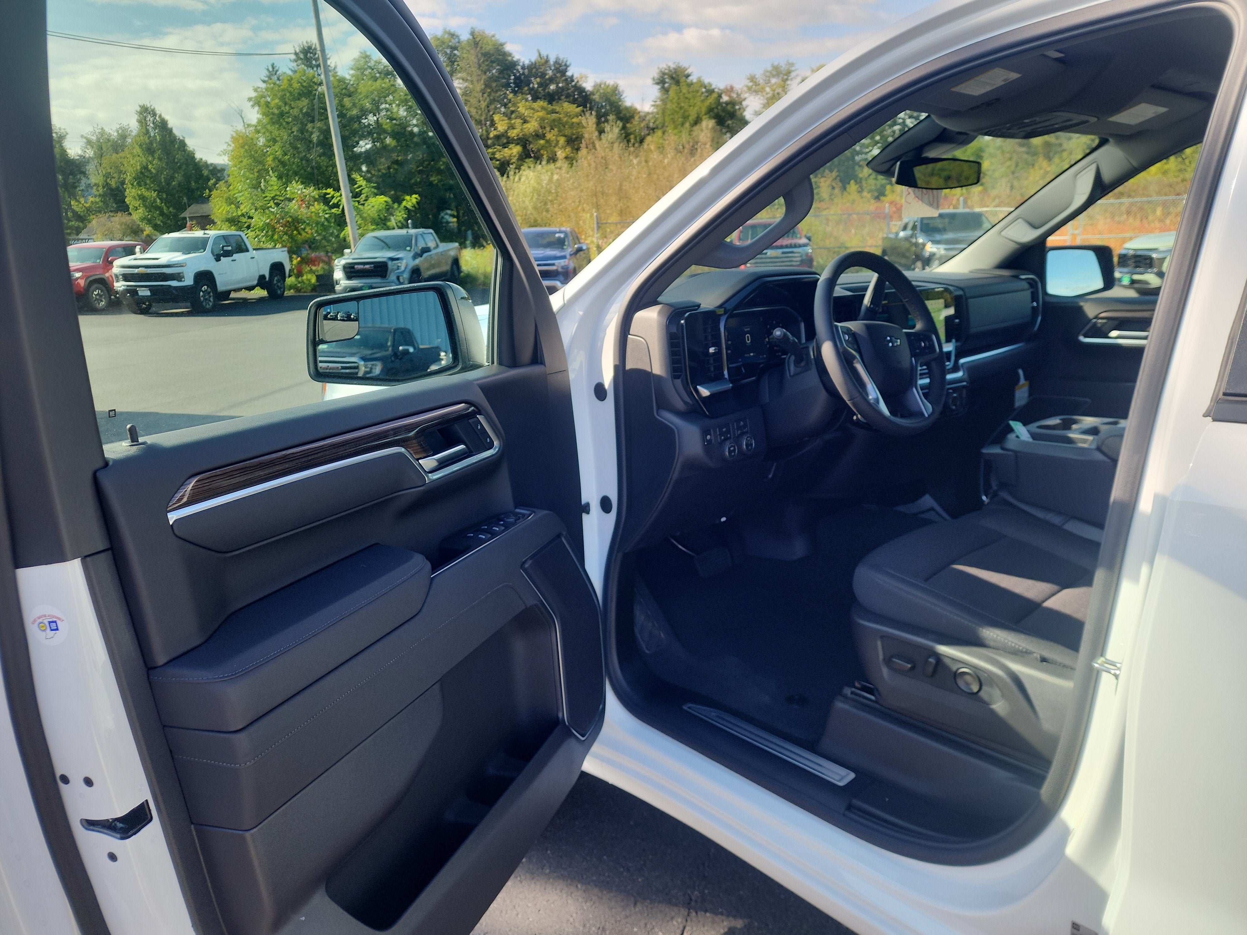 New 2026 Chevrolet Silverado 1500 RST w/ RST Select Package AWD/4WD image 10