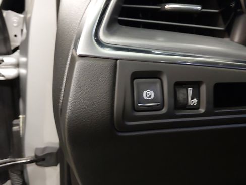 Used 2019 Cadillac XT5 Luxury AWD/4WD image 23