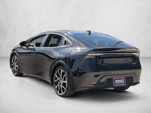 Used 2025 Toyota Prius Plug-In Hybrid image 7