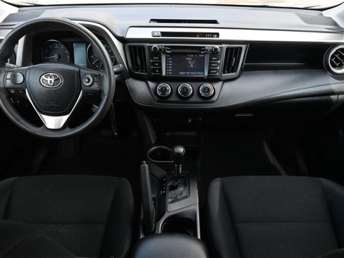 Used 2017 Toyota RAV4 LE image 7
