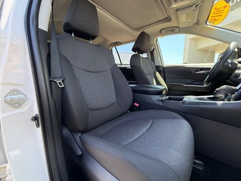 Used 2019 Toyota RAV4 XLE FWD image 15
