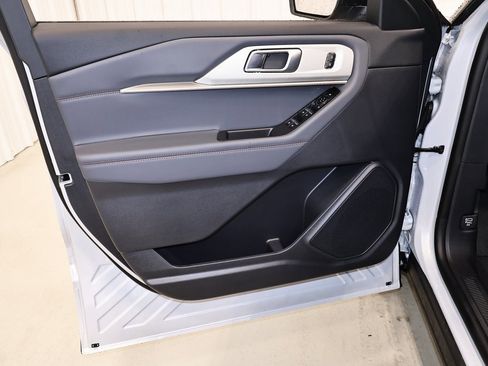 New 2026 Ford Explorer Active image 9