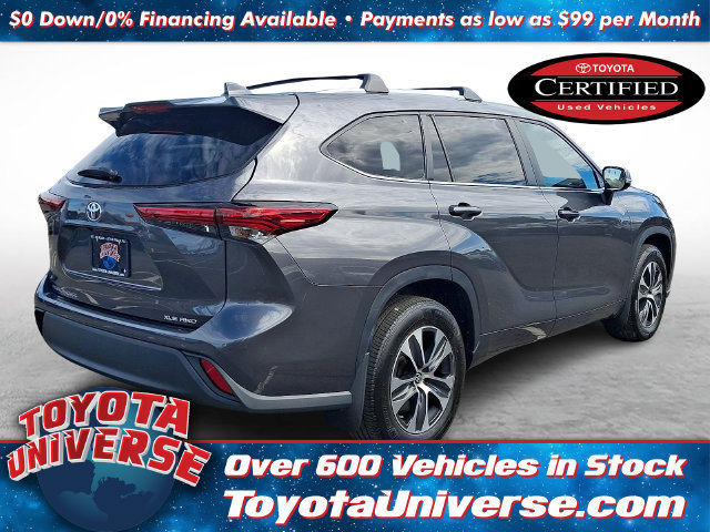 Used 2023 Toyota Highlander XLE AWD/4WD image 4
