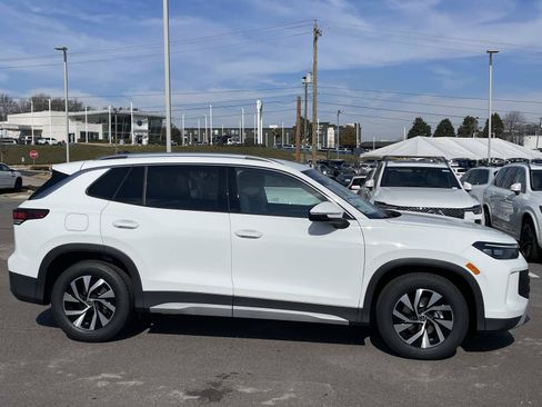 New 2026 Volkswagen Tiguan S FWD image 8