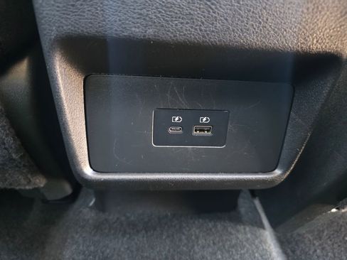 Used 2023 Nissan Rogue SV image 37