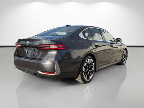 Used 2025 BMW 540i xDrive AWD/4WD image 3