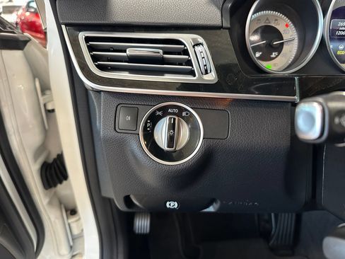 Used 2014 Mercedes-Benz E 350 Sedan image 22