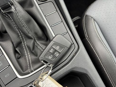 Used 2025 Volkswagen Jetta SE image 22