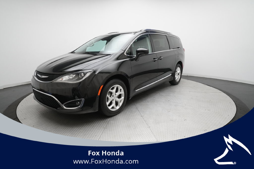 Used 2017 Chrysler Pacifica Touring-L Plus FWD image 1