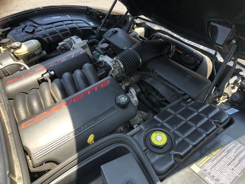 Used 1999 Chevrolet Corvette Convertible RWD image 31