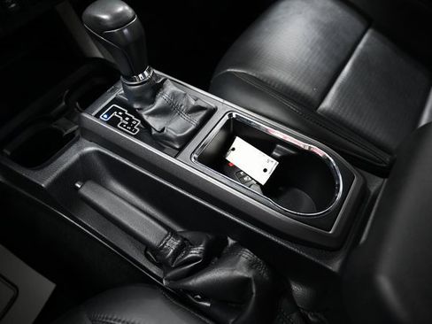 Used 2018 Toyota Tacoma TRD Off-Road image 20