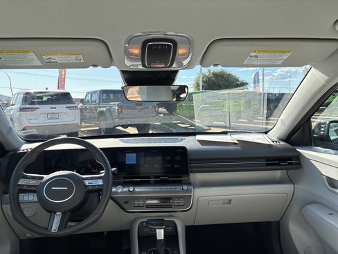 Used 2025 Hyundai Kona SEL FWD image 40