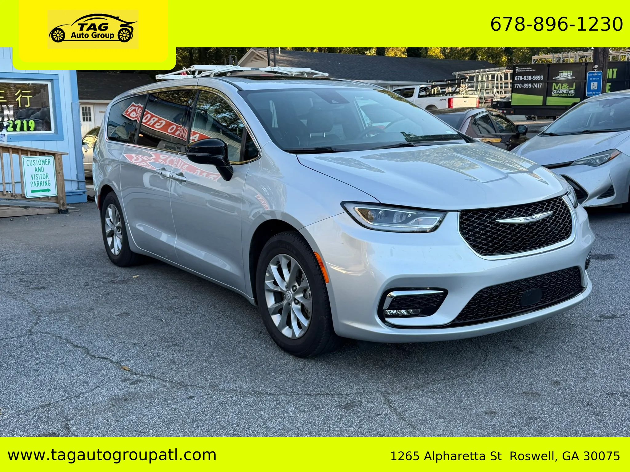 Used 2026 Chrysler Pacifica Limited FWD image 3