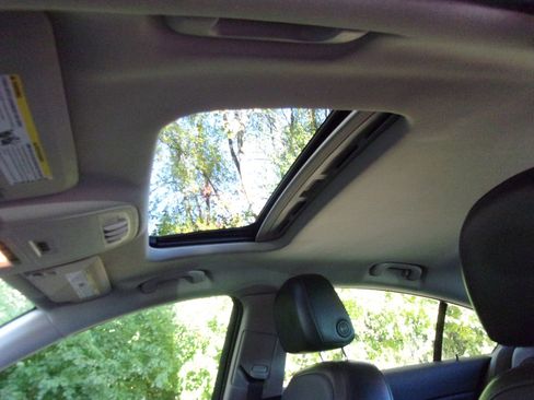 Used 2017 Buick Regal Premium w/ Driver Confidence Package #2 image 9