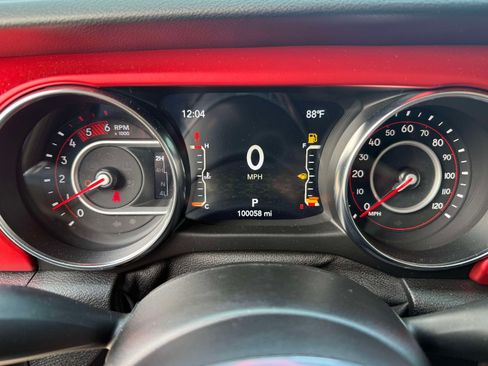 Used 2021 Jeep Gladiator Rubicon AWD/4WD image 10