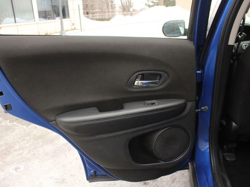 Used 2018 Honda HR-V LX image 18