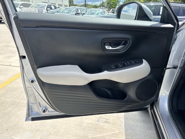 Used 2023 Honda HR-V LX image 18