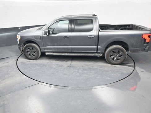 Used 2023 Ford F150 Lightning Lariat image 28