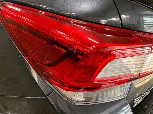 Used 2018 Subaru Crosstrek 2.0i Premium AWD/4WD image 28