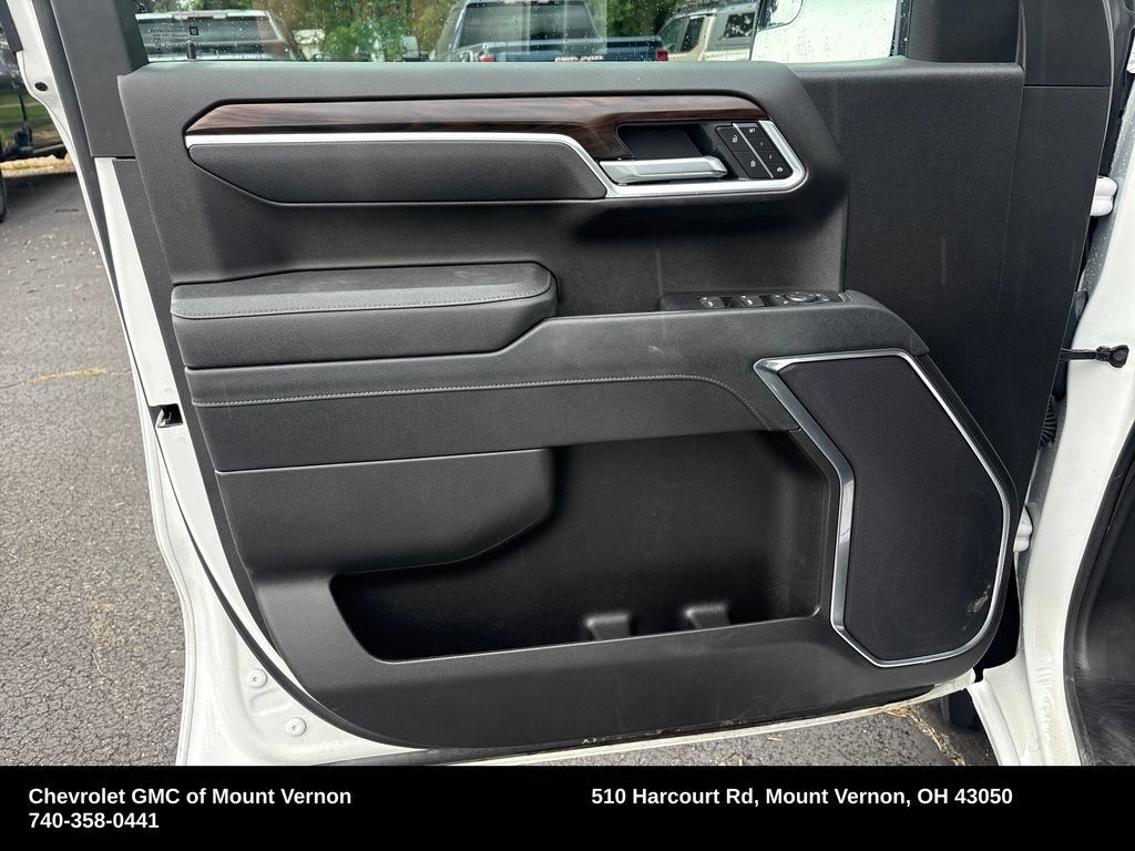 Used 2026 GMC Sierra 1500 SLT AWD/4WD image 13