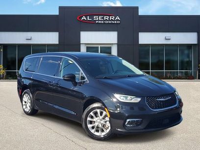 Used 2024 Chrysler Pacifica Touring-L