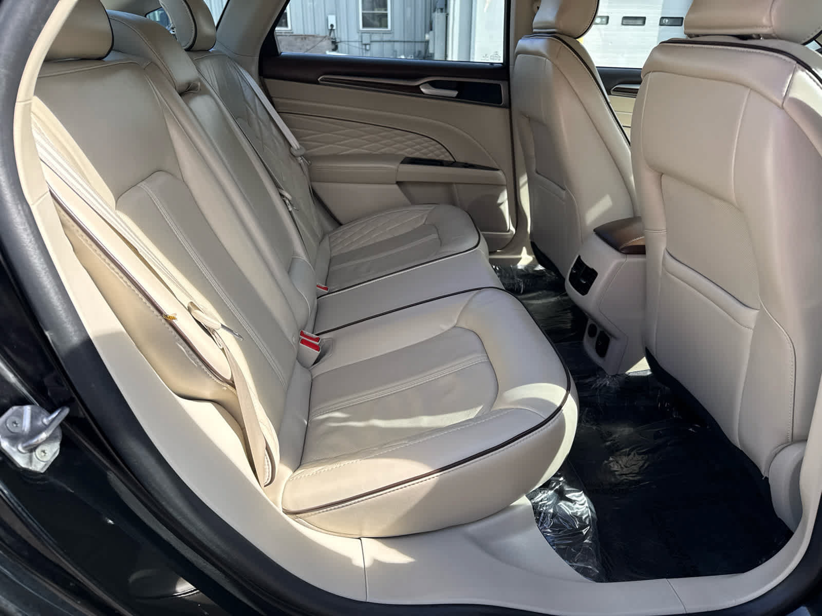 Used 2017 Ford Fusion Platinum AWD/4WD image 14