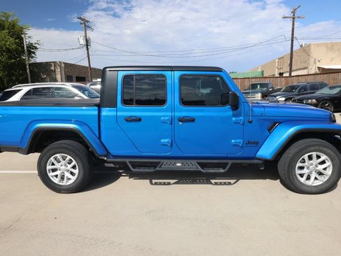 Used 2023 Jeep Gladiator Sport AWD/4WD image 4