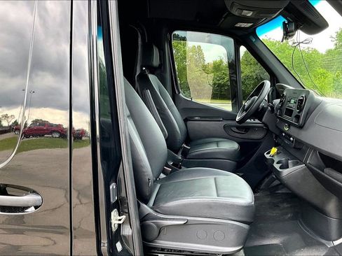 Used 2024 Mercedes-Benz Sprinter 144 Cargo image 7