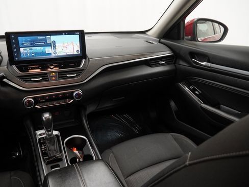 Used 2023 Nissan Altima 2.5 SV w/ SV Premium Package image 27