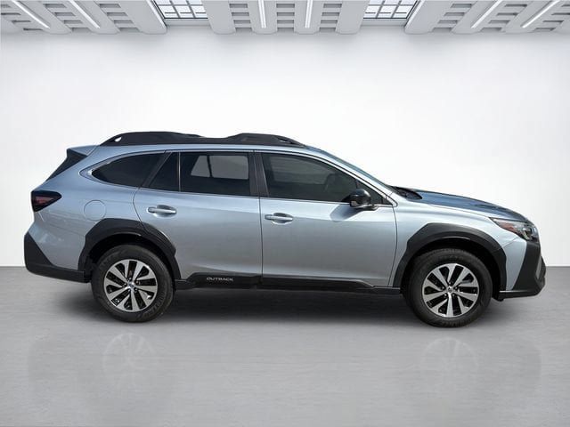 Used 2024 Subaru Outback AWD/4WD image 3