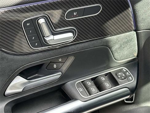 Certified 2022 Mercedes-Benz GLA 250 4MATIC image 15