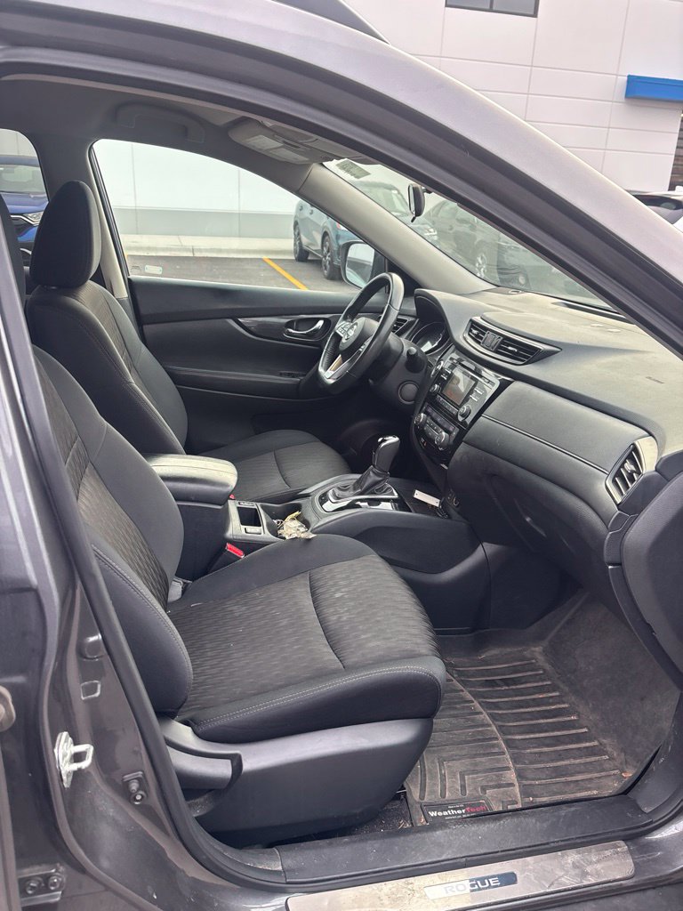 Used 2017 Nissan Rogue SV w/ Midnight Edition Package AWD/4WD image 9