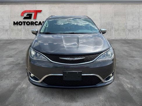 Used 2017 Chrysler Pacifica Limited image 8
