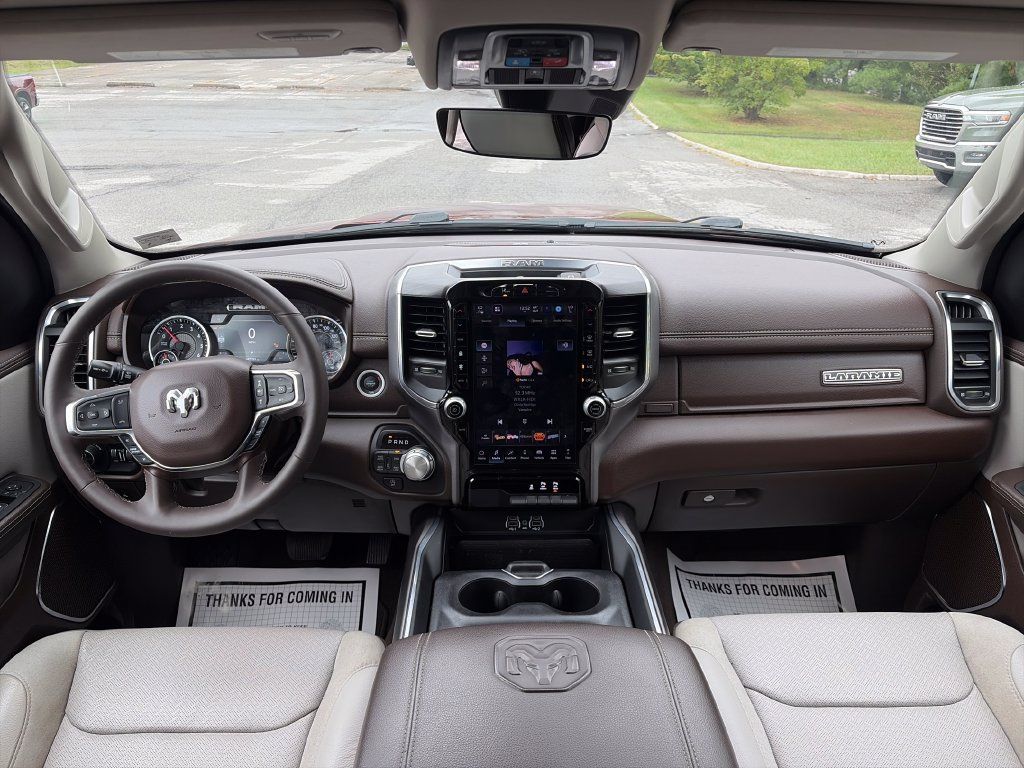 Used 2025 RAM 1500 Laramie AWD/4WD image 13