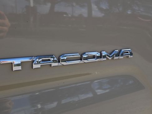 Used 2019 Toyota Tacoma SR5 image 17