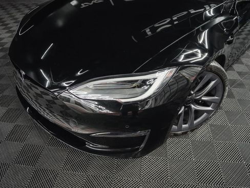 Used 2021 Tesla Model S Plaid image 3