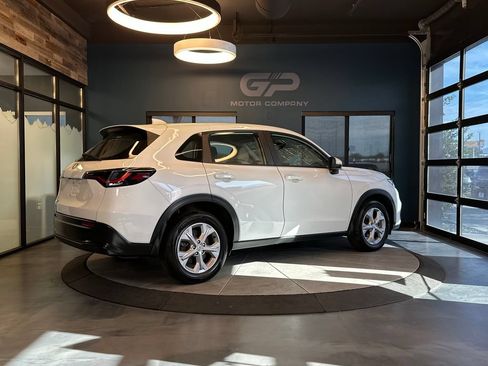 Used 2023 Honda HR-V LX image 3