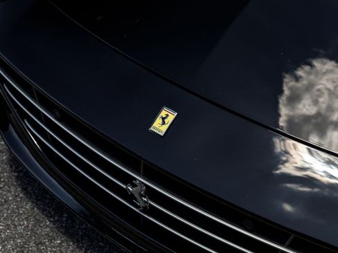 Used 2017 Ferrari California T RWD image 44