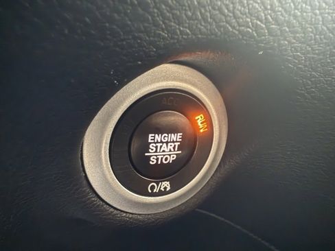 Used 2018 Chrysler Pacifica Touring-L Plus w/ S Appearance Package image 22