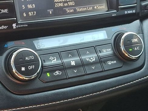 Used 2017 Toyota RAV4 XLE AWD/4WD image 14