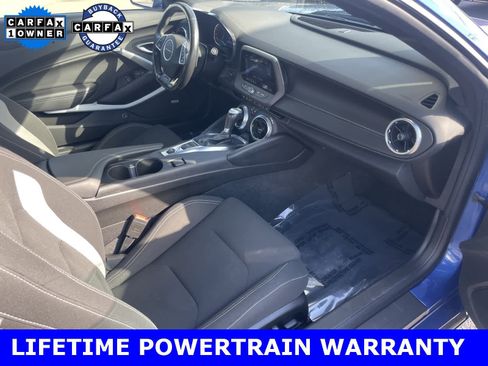 Used 2021 Chevrolet Camaro LT w/ Technology Package image 25