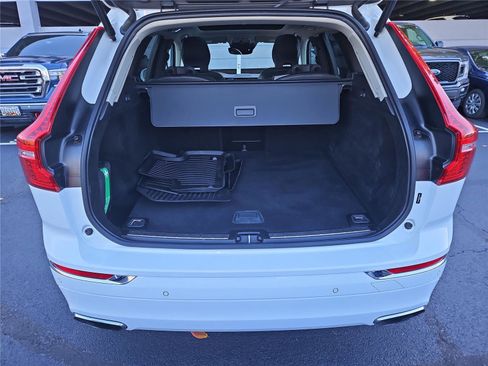 Used 2021 Volvo XC60 T6 Inscription w/ Climate Package image 5