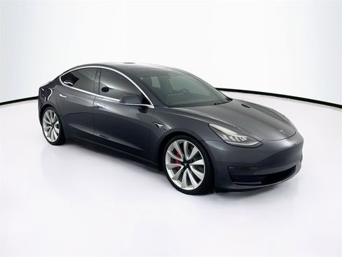 Used 2018 Tesla Model 3 Long Range image 3