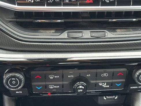 Used 2023 Jeep Compass Trailhawk image 22