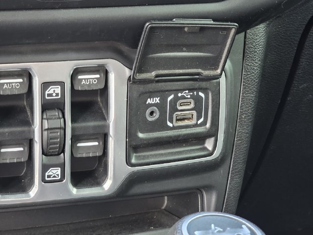 Used 2018 Jeep Wrangler Unlimited Sport S AWD/4WD image 21