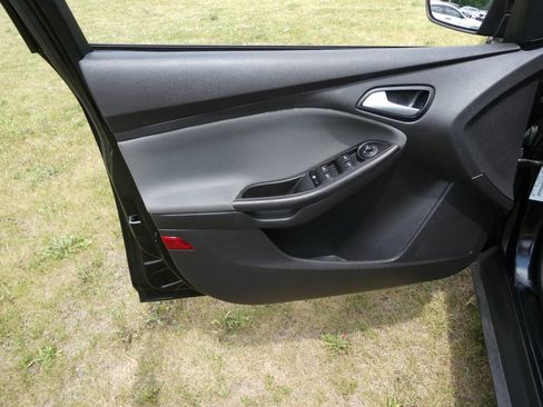 Used 2014 Ford Focus SE w/ Interior Protection Package image 15